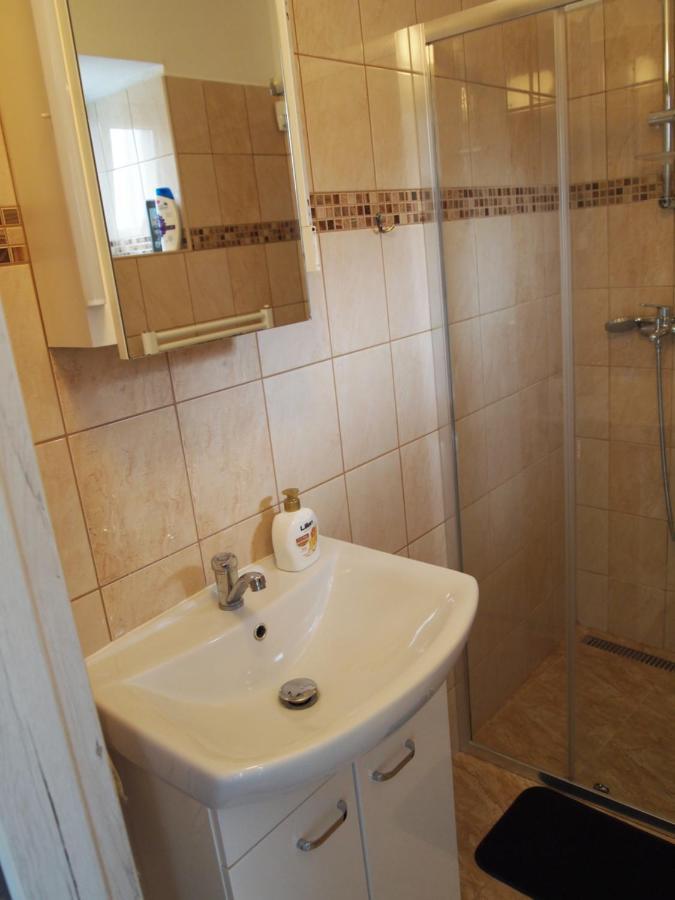 Apartman Gutino チェスカー・トジェボヴァー エクステリア 写真
