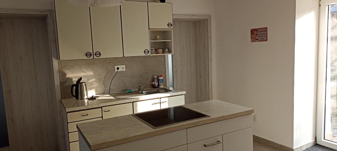 Apartman Gutino チェスカー・トジェボヴァー エクステリア 写真