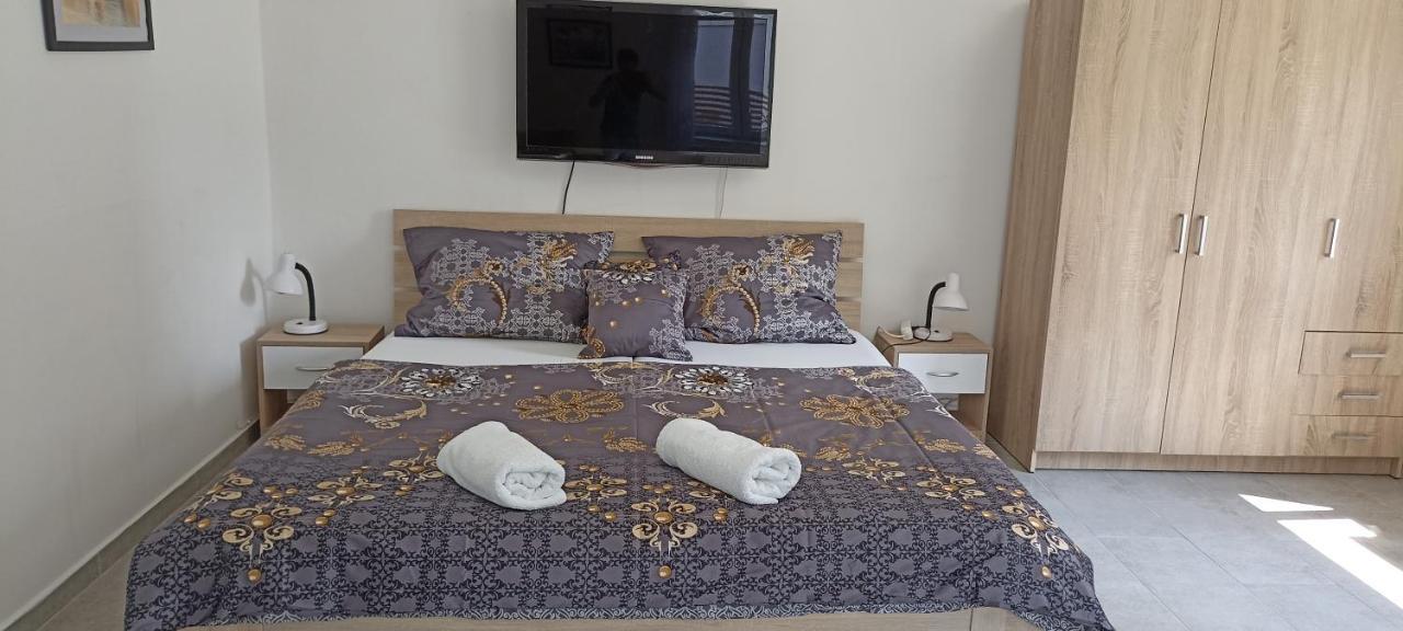 Apartman Gutino チェスカー・トジェボヴァー エクステリア 写真
