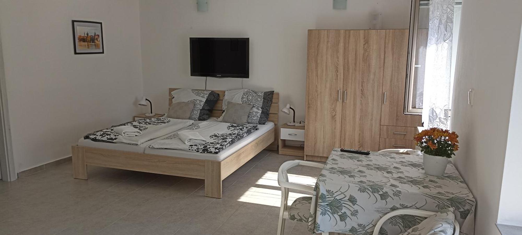 Apartman Gutino チェスカー・トジェボヴァー エクステリア 写真